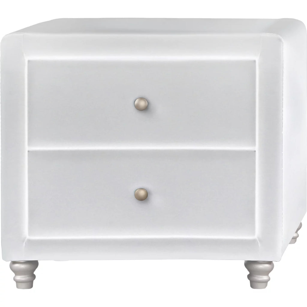 Queen White Platform Bedroom Set with Striped Headboard K161