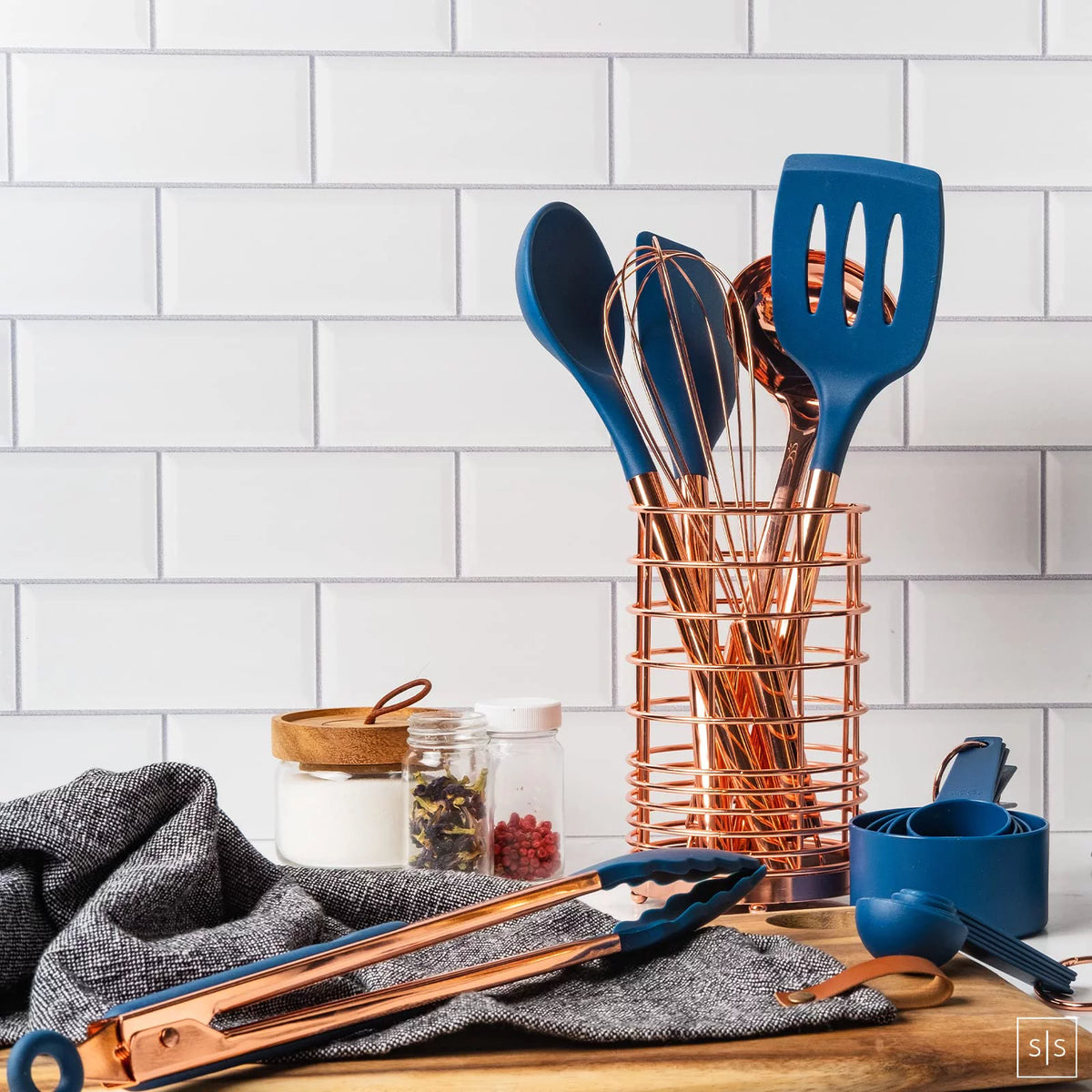 17 Pc Copper and Blue Silicone Kitchen Utensils Set B1966