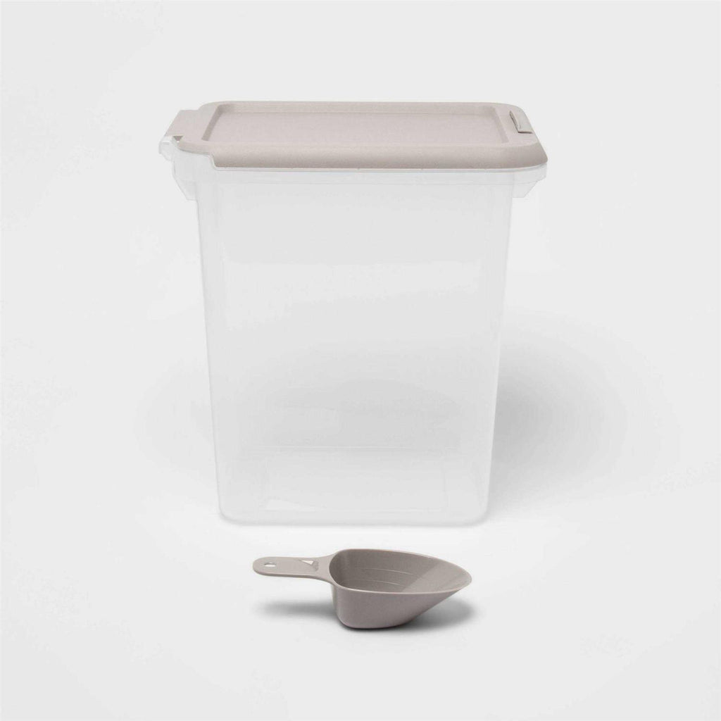 Pet Food Storage Tub with Built-in Scoop T890426