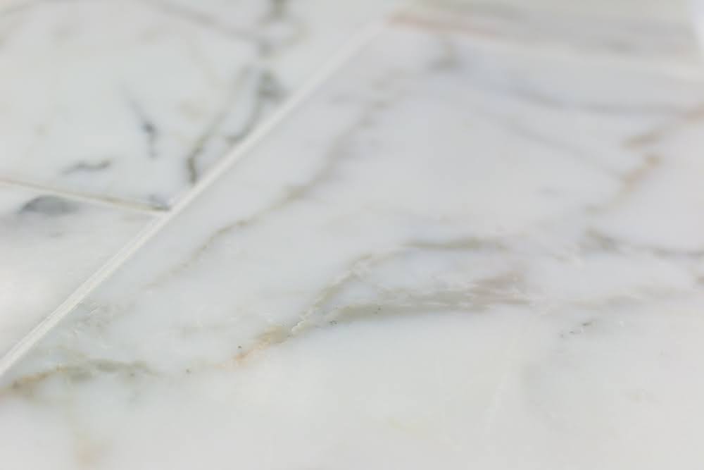 Calacatta Gold 6x18 Polished Marble Subway Tile F810
