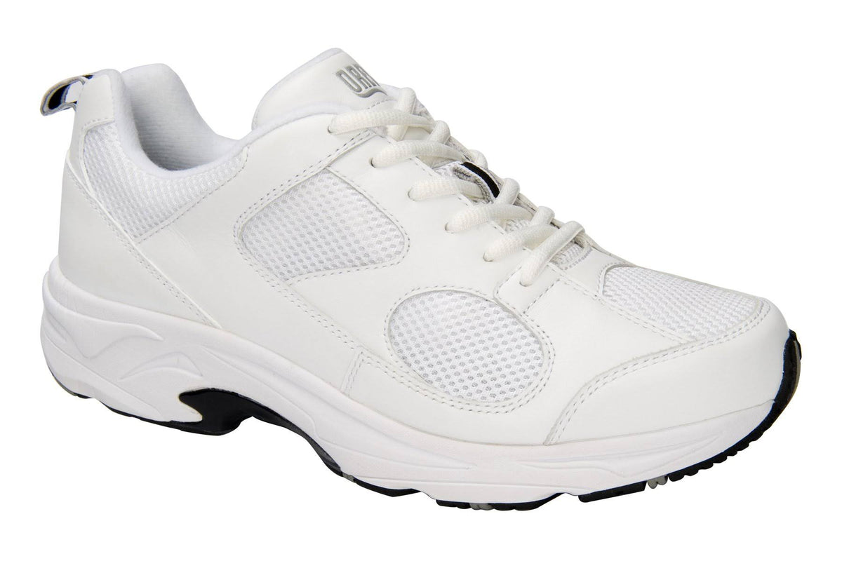White 7.5 Men&s Shoes N230