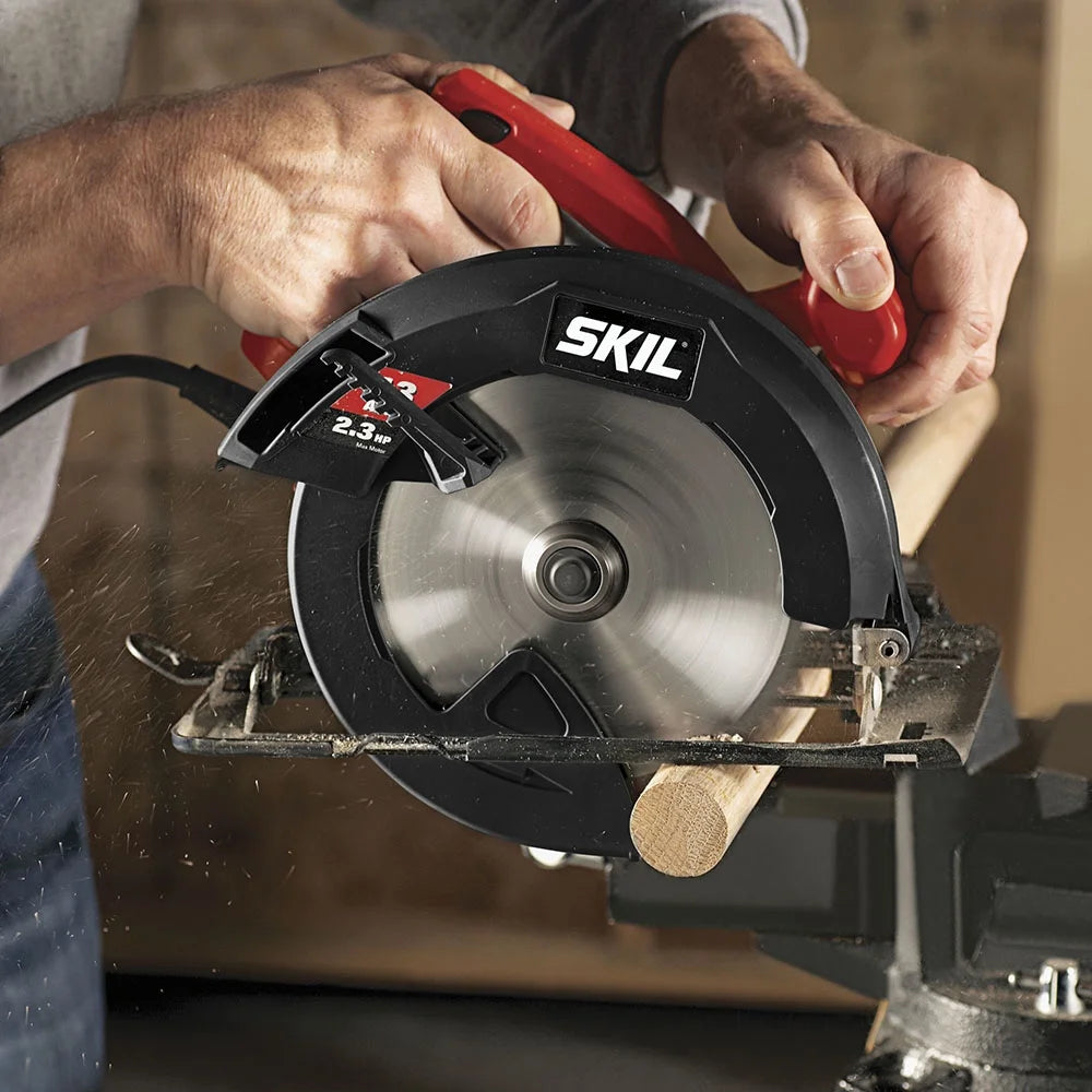 Corded Electric Circular Saw E575071